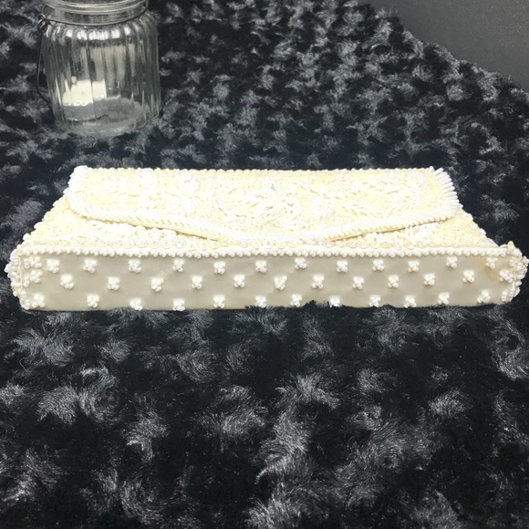 Vintage Kane M Ivory Sequin and Beaded Clutch - Picture 4 of 8